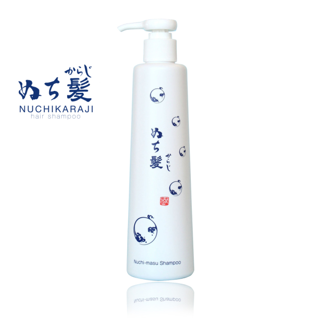 シルクソルトとハイビスカスエキスを配合した自然派シャンプー「ぬち髪(ぬちからじ)」は植物由来のヒアルロン酸、ノンシリコンです。